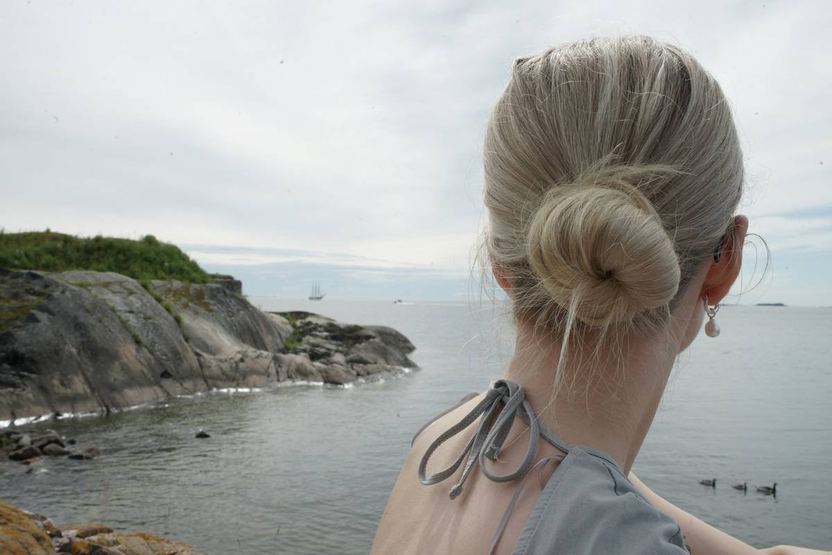 Modern Bun Hairstyles That Actually Work for Real Life